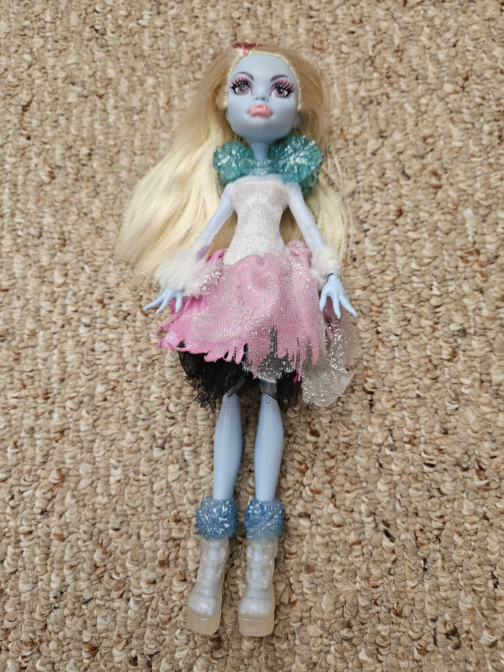 Monster High Ghouls Rule Abbey Bominable Doll